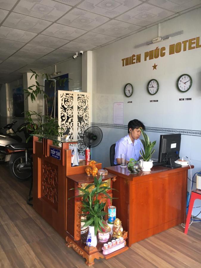 Отель Khach San Thien Phuc Ca Mau Экстерьер фото